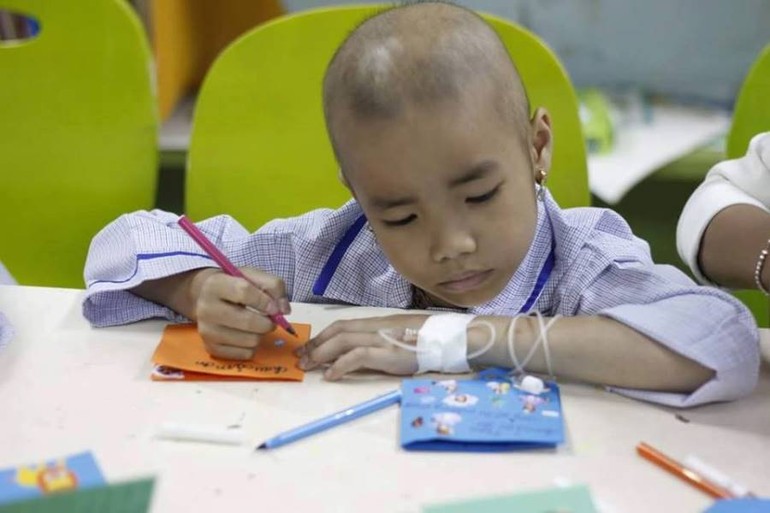 Giúp bé Hương Giang điều trị bệnh ung thư
